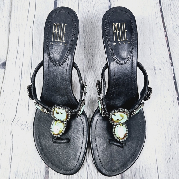 PELLE MODA | leather kitten heel thong strap sandals - Picture 4 of 12